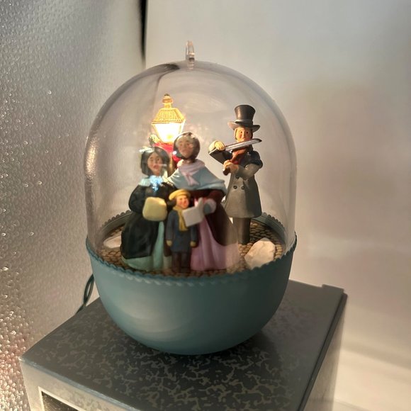 Joyous Carolers Ornament We Wish You A Merry Christmas Light Motion Music - Picture 4 of 8